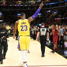 Lakers gewann Cavaliers um 109: 105